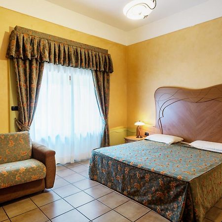 Residence Liberty Парма Екстериор снимка