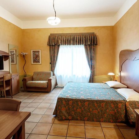 Residence Liberty Парма Екстериор снимка