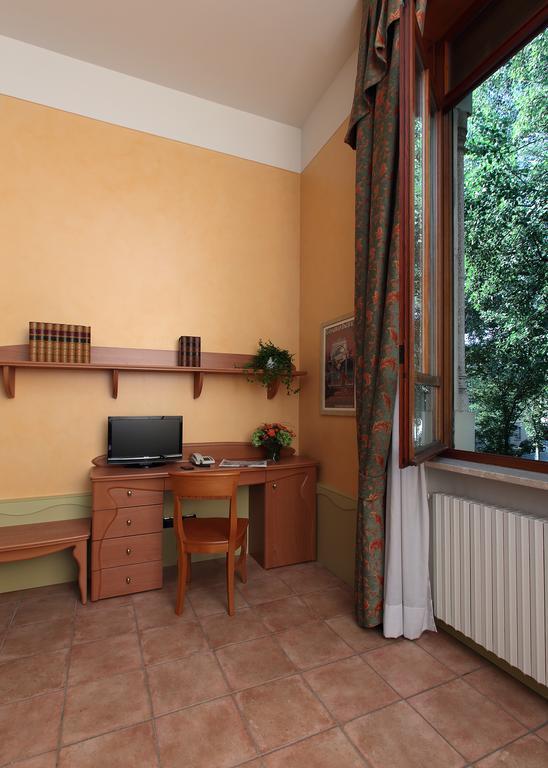 Residence Liberty Парма Екстериор снимка