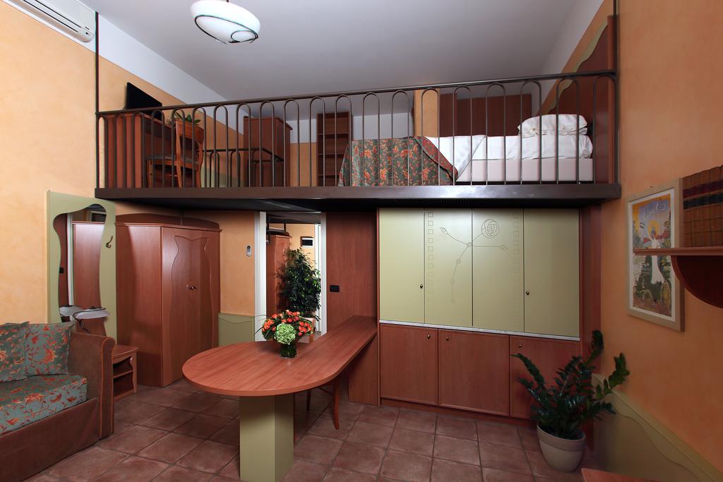 Residence Liberty Парма Екстериор снимка