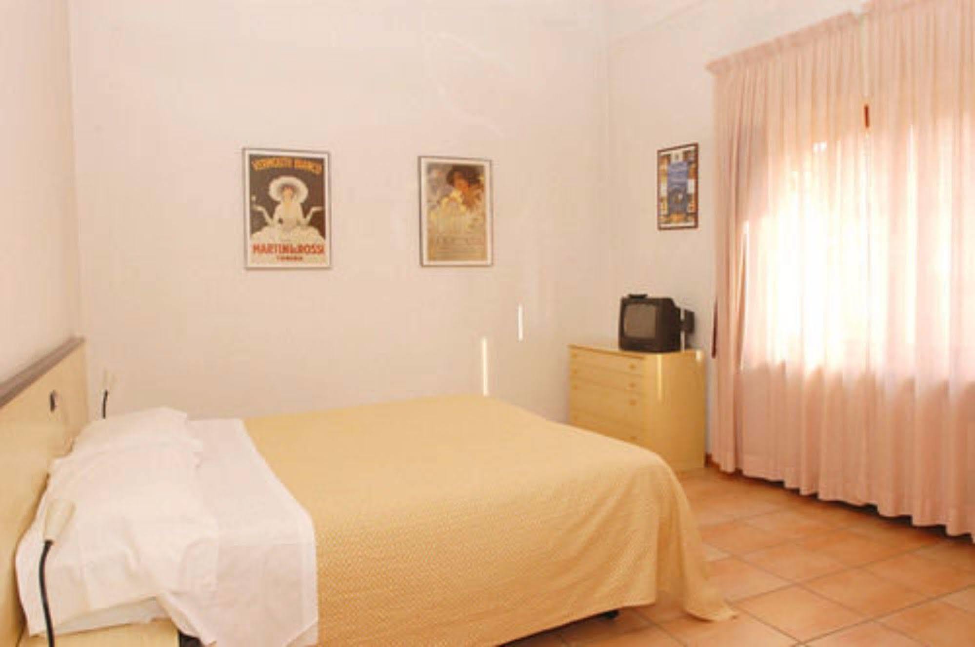 Residence Liberty Парма Екстериор снимка