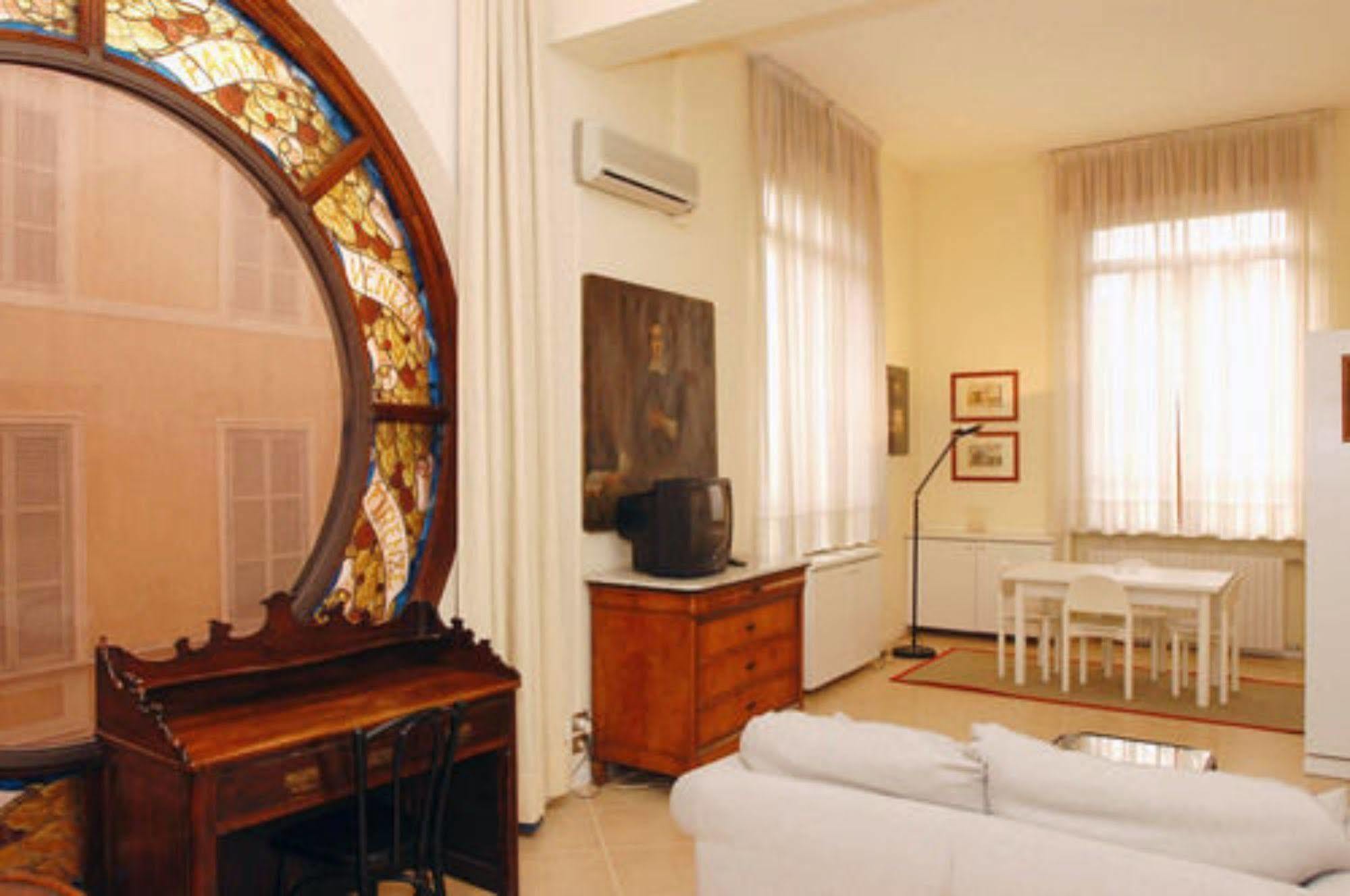 Residence Liberty Парма Екстериор снимка