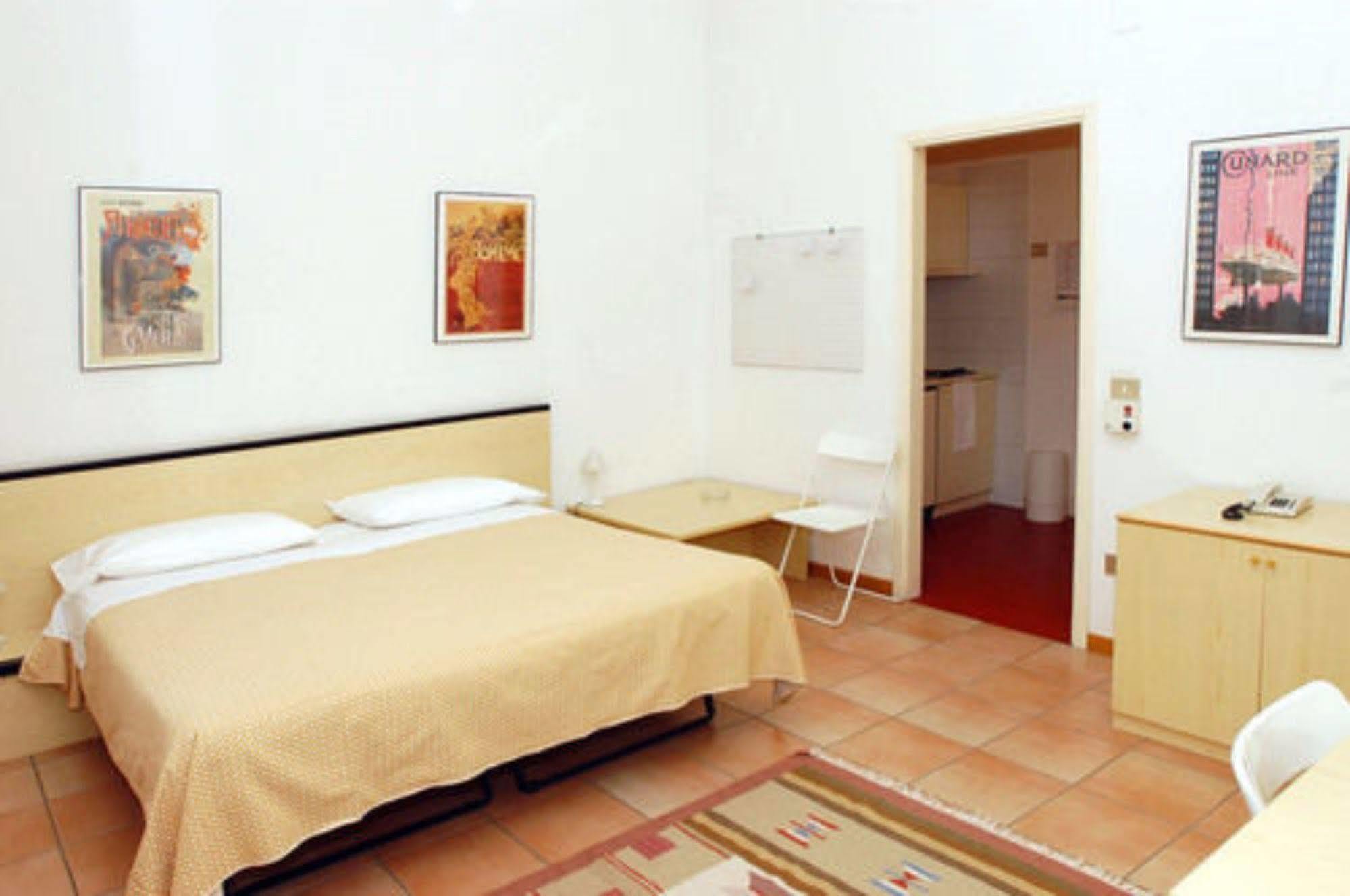 Residence Liberty Парма Екстериор снимка