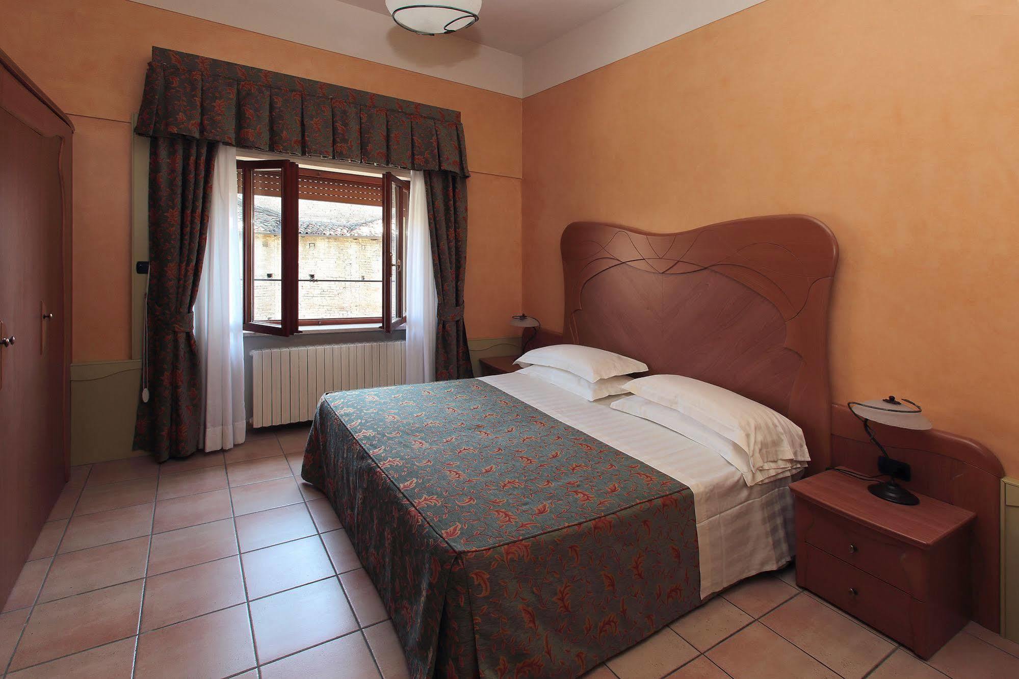 Residence Liberty Парма Екстериор снимка
